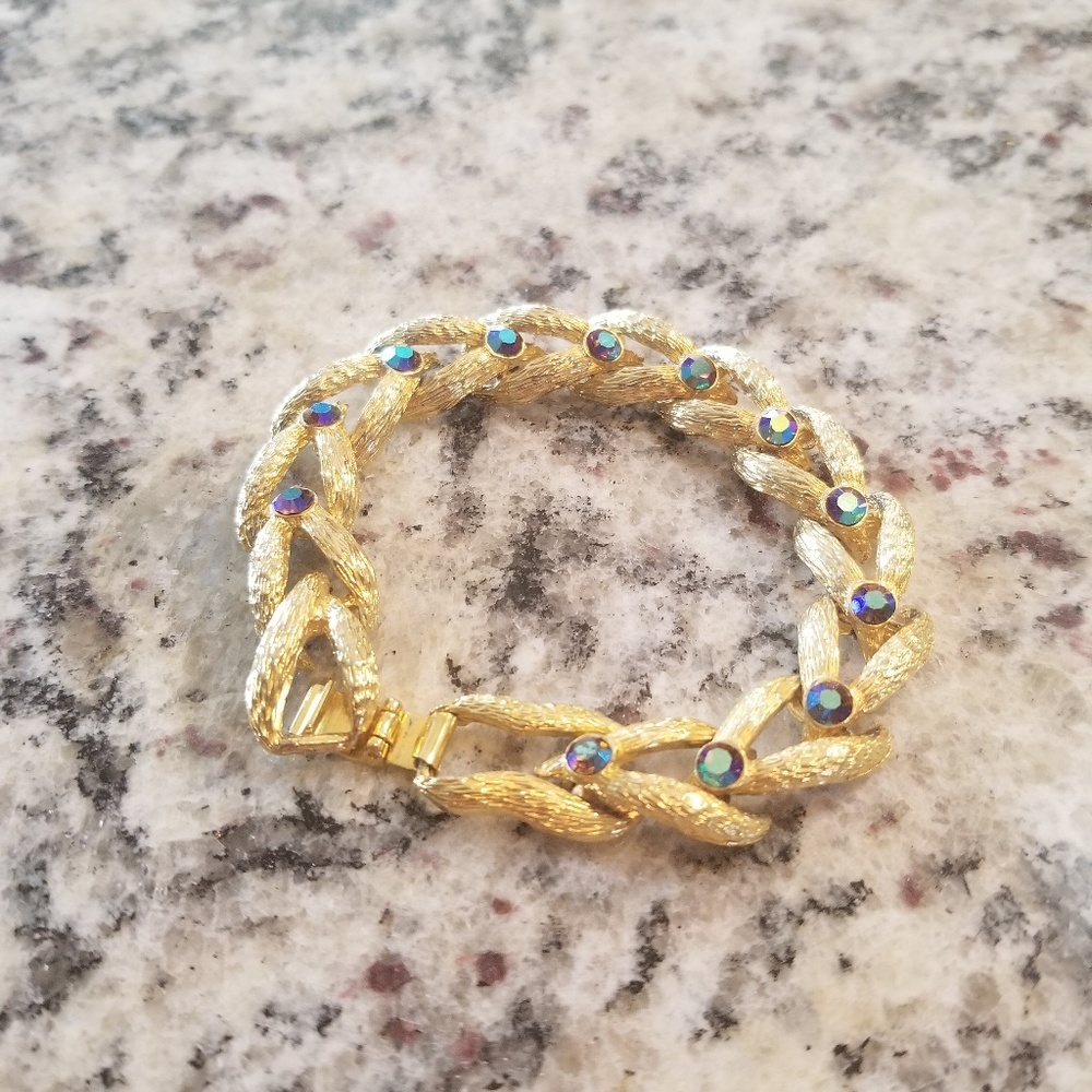 Gold Braid Bracelet - Picture 4 of 4